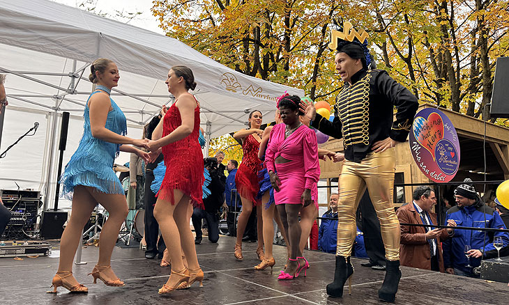 Auszug auf dem Showprogramm "Zapping" am 11.11.2023 auf dem Viktualienmarkt (©Foto: Martin Schmitz)